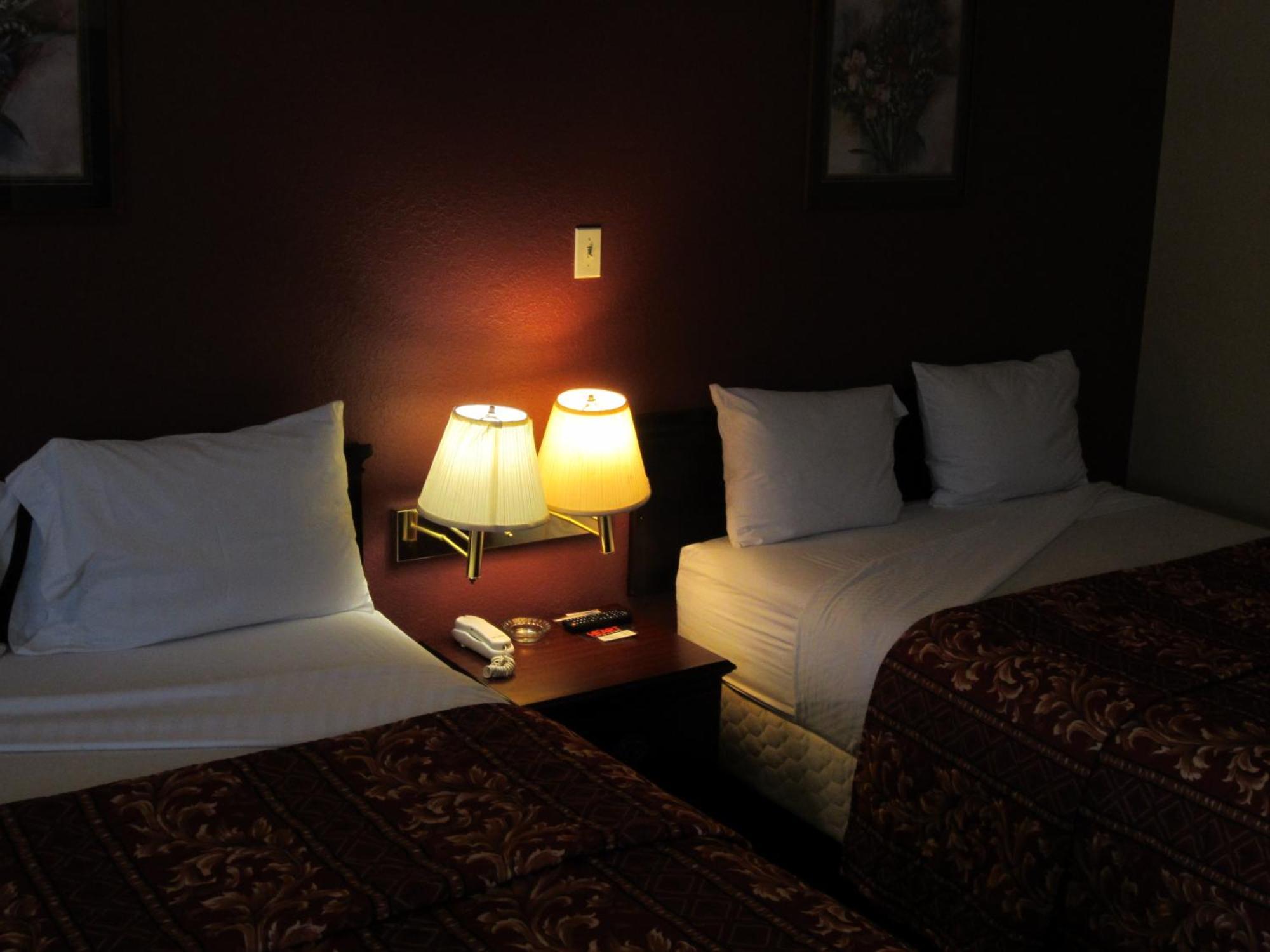 First Western Inn - Fairmont City Pokoj fotografie